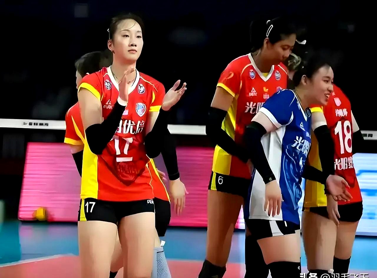 中国女排对阵费德勒展开拉锯大战，最终险胜对手